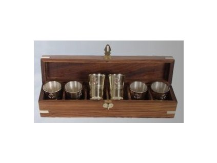 11166 1 sada panaku ve zdobne drevene truhlici