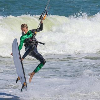 Léto už nám sice končí, ale teplo pro zážitky na vodě je stále velké.🏄🏼‍♂️ Zapomeňte chvíli na práci a...