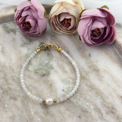 Náramek s opálem a pravou perlou