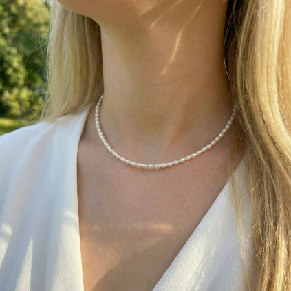 Náhrdelník choker s říčními perlami