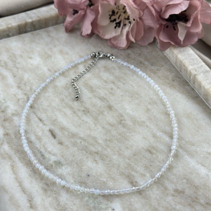 Choker s přírodním opálem