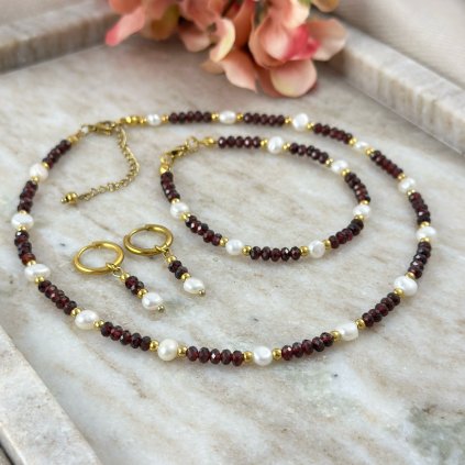 Souprava šperků s pravými perlami a granátem Rina