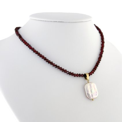 Náhrdelník z granátu s růžovou barokní perlou