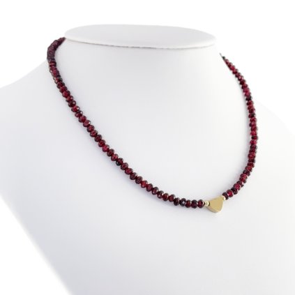 Náhrdelník s granáty a srdíčkem