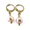 Visací náušnice s růžovou perlou Abra