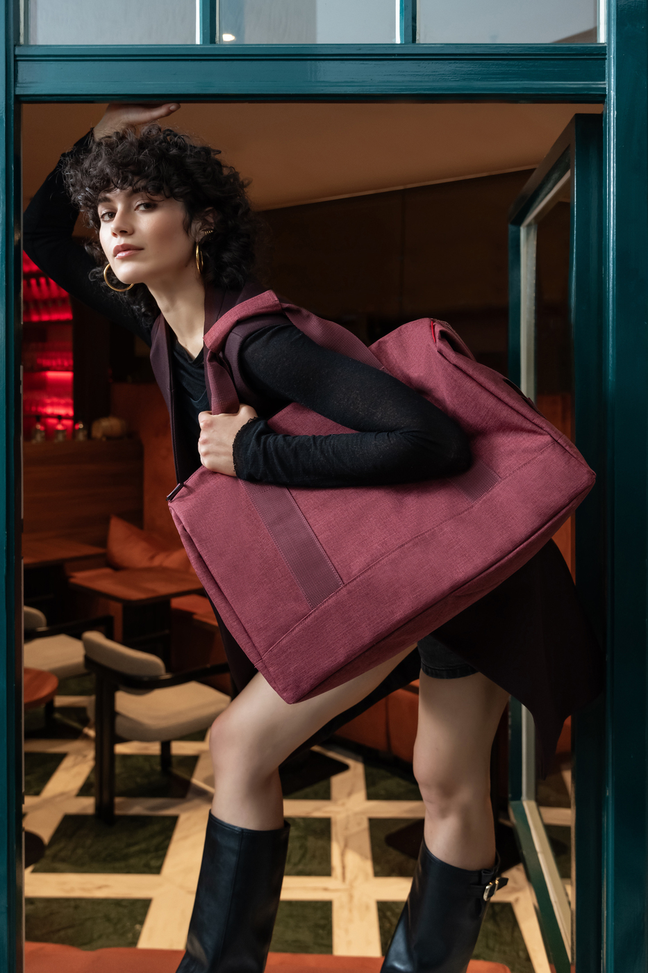 MT3104_allrounder-L_twist-maroon_reisenthel_PE_03