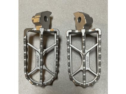 23472CA5 D7FA 480E A6B7 A176458409BF