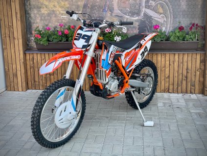 Motocykl XMOTOS - XB39 250cc 4t 21/18 s vodním chlazením