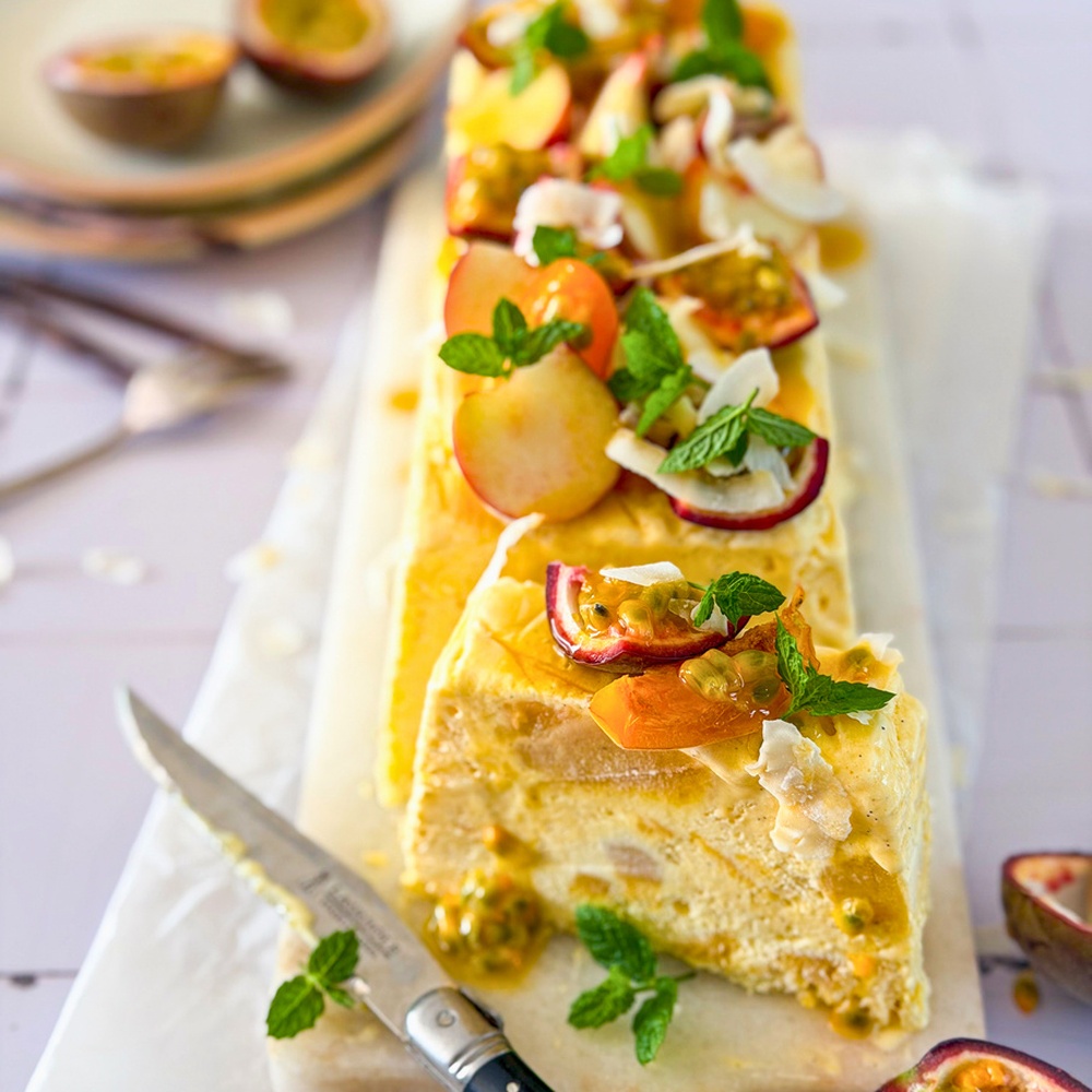 Medové semifreddo s pečeným banánem a mučenkou