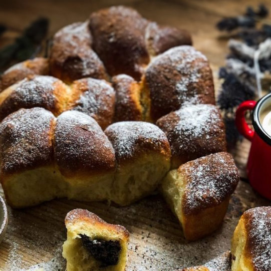 Honzovy kynuté buchty s makovou nádivkou