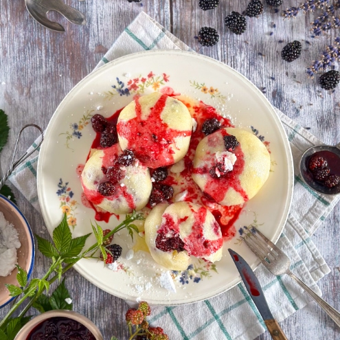 Ovocné kynuté knedlíky