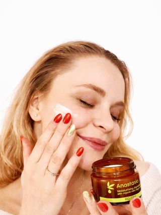 🫒Ranní rutina s MARTOLEA?🫒 1. Jemné probuzení pleti - opláchnutí obličeje vodou / čisticím produktem 2. Hydratace, výživa...