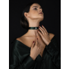 Choker náhrdelník z pravého hedvábí s kamenem