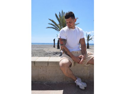 16488898 7D35 40D5 9A30 F4EA28FB3568