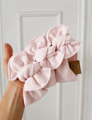 Baby Pink je barva, která nikdy neomrzí. 🎀 Jemná, něžná a krásně sladitelná s každým outfitem. 🤍 #MASHLE #BabyPink...