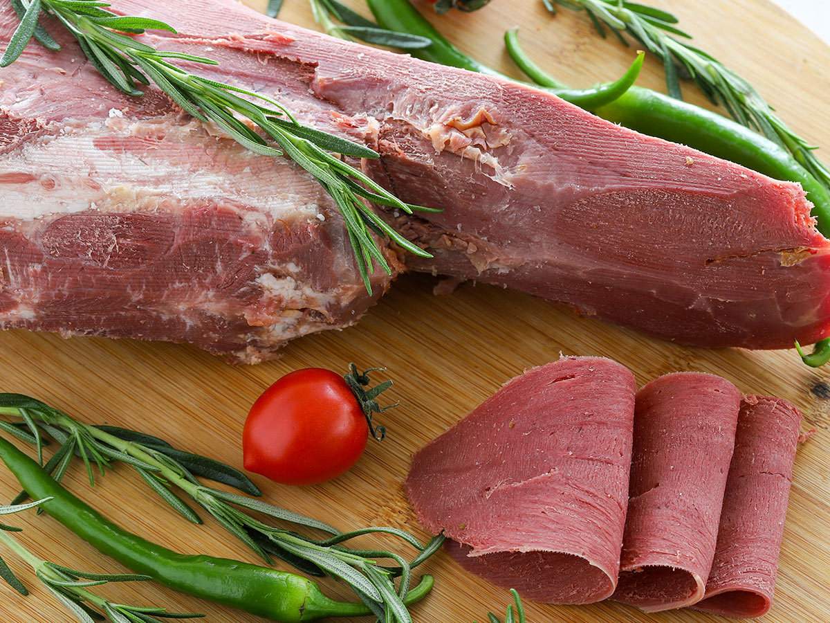 Recept Uzený jazyk s křenovým dipem a jablečnými povidly