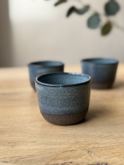 Kalíšek Black - více barevných variant