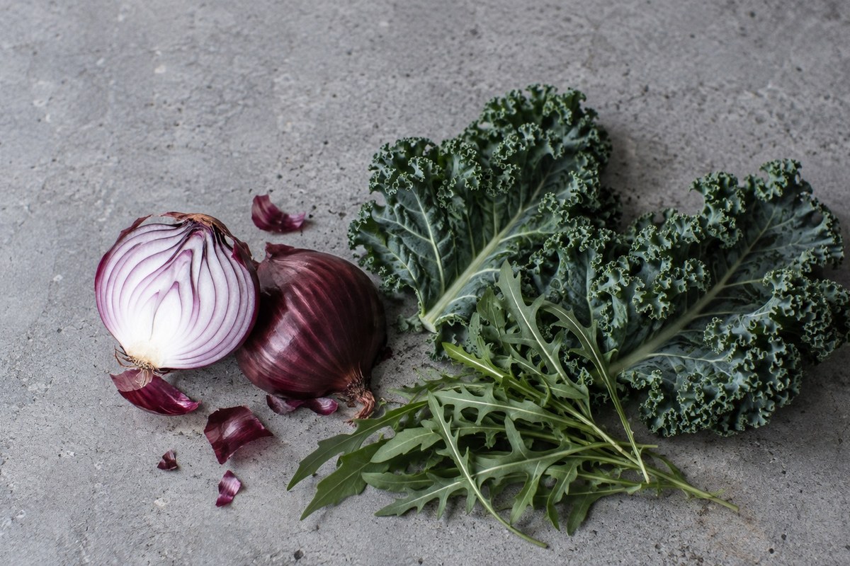 Quercetin (kvercetín): Účinky prírodného antioxidantu