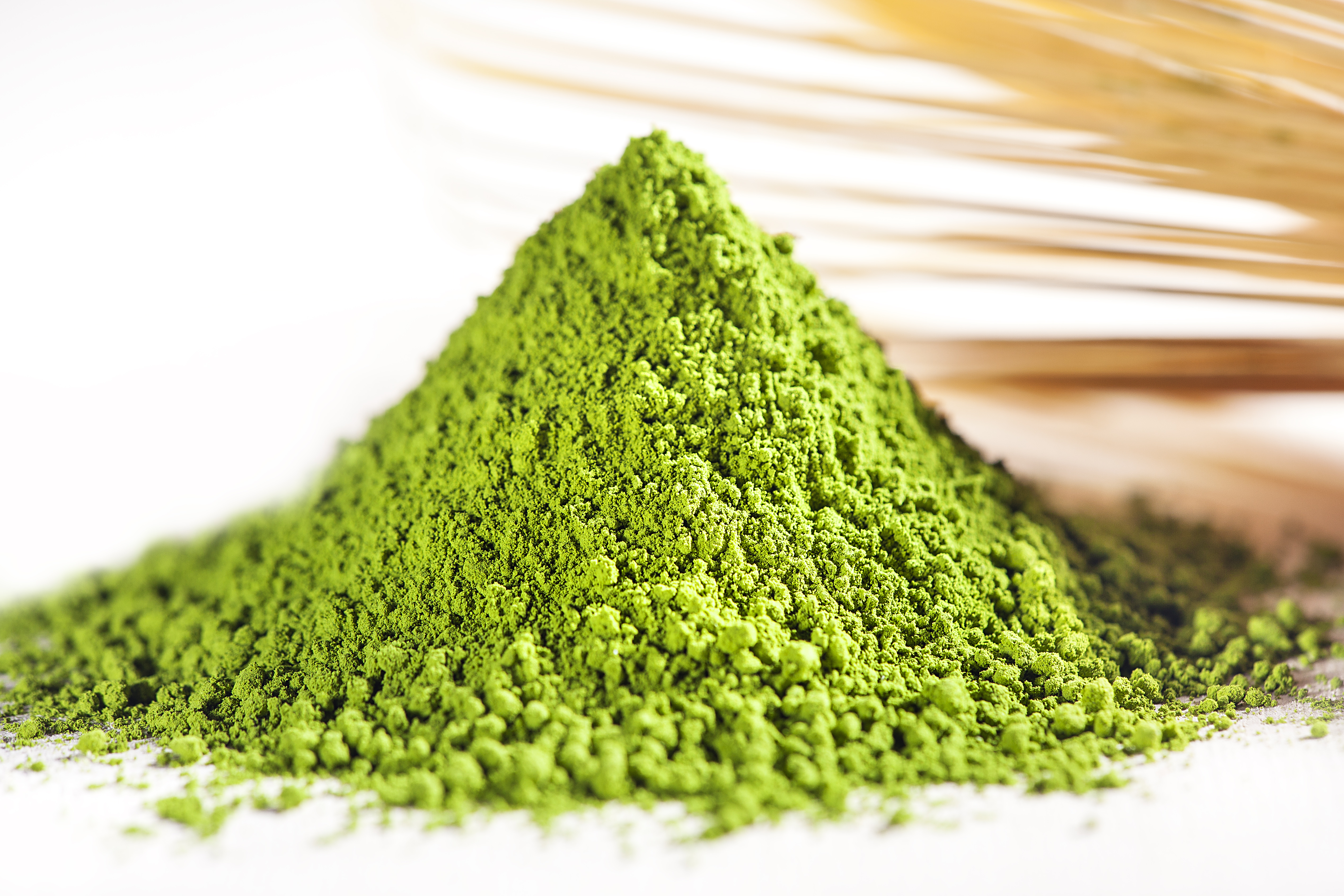 Prémiový matcha prášek — zářivě zelená barva svědčí o kvalitě