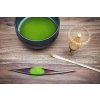 pravy japonsky bio matcha tea delicacy pro tradicni cajovy obrad napoj a lzicka