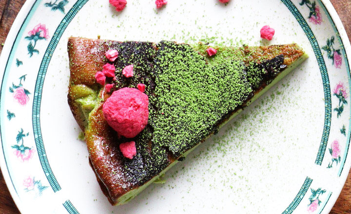 Baskický cheesecake s matcha