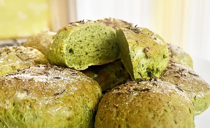 Bezlepkové matcha žemličky