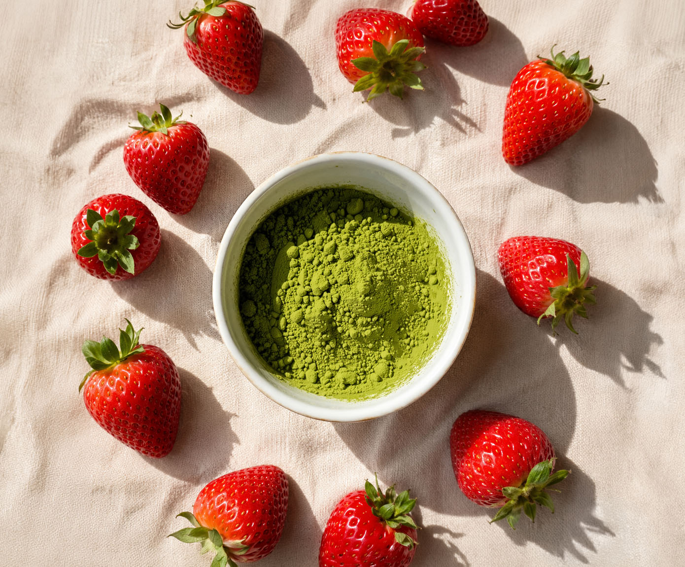 matcha_a_jahody