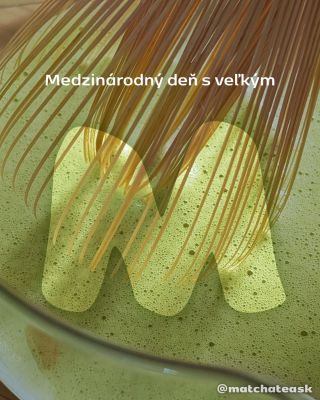 💚 Dnes oslavujeme Medzinárodný deň čaju. My sme si na jeho počesť pripili ceremoniálnou matchou s dokonalou penou. 🍵...