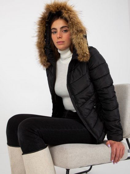 Černá dámská přechodná prošívaná bunda s kožešinou na kapuci - MINORITY