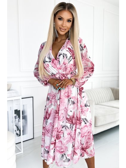 237695 sifonove midi saty s dlouhymi rukavy a vystrihem svetle ruzove kvety na bilem pozadi numoco