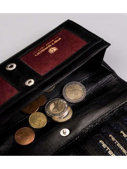 Dámská kožená peněženka uzavíraná klopou na patentku - PETERSON