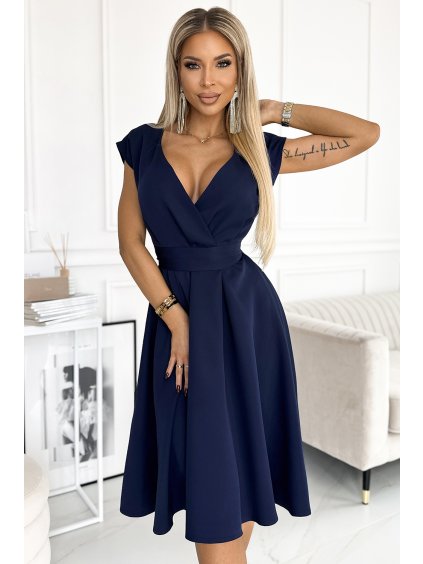 258060 scarlett rozsirene elegantni saty s vystrihem tmave modre numoco