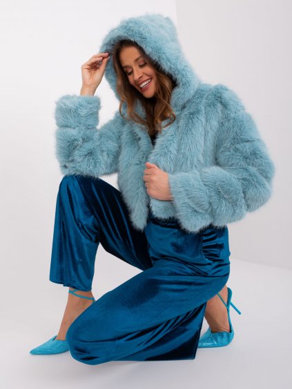 Krátká dámská kožešinová bunda s kapucí - Wool Fashion Italia