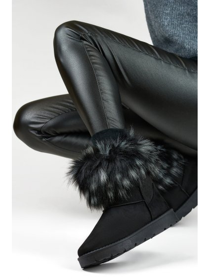 Černé dámské válenky s kožešinou - zimní boty