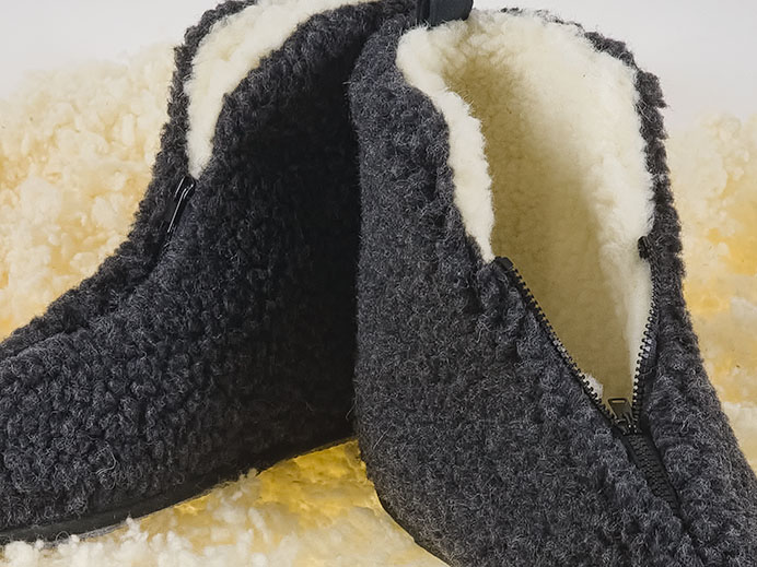 Detail zipsu merino papuče – ľahké nazutie, kvalitné spracovanie