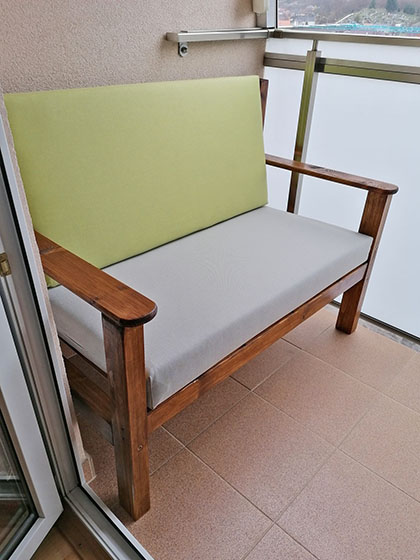 Balkonove-sedenie-podsedaky