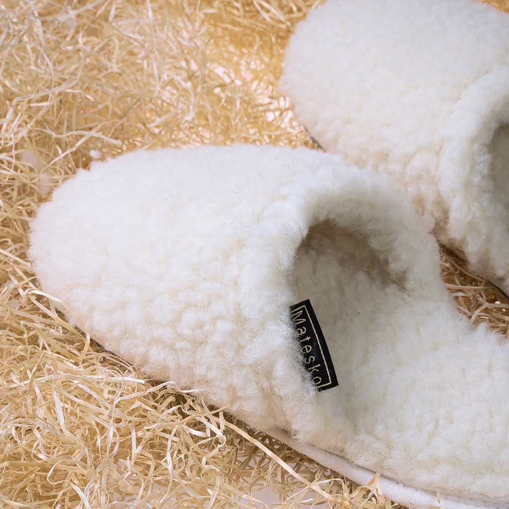 Detail merino „baranček“ – jemná štruktúra pre mäkučký došľap a priedušnosť