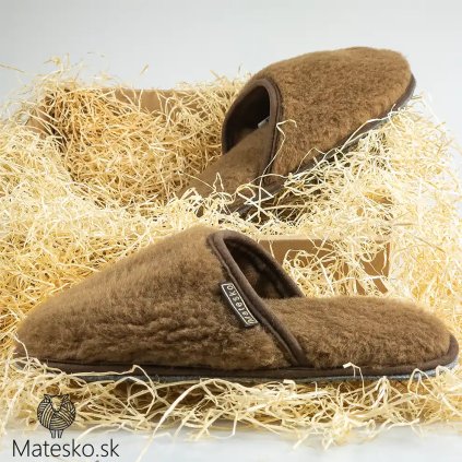 Hrejivé vlnené papuče z camel vlny