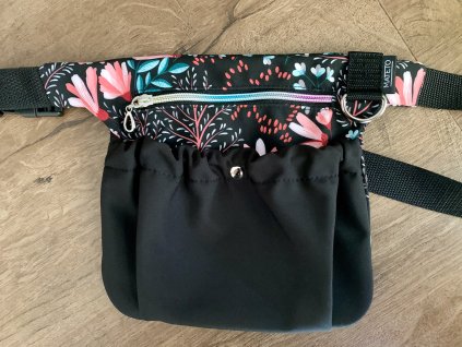 Pamlskovník - kvítka a větvičky / černá přední kapsa