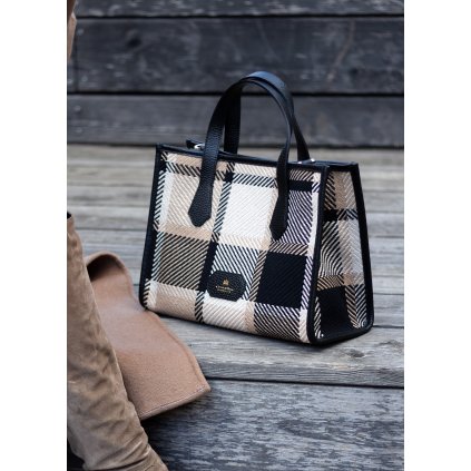 Tote Dora