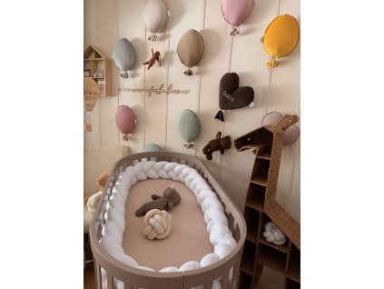 Pletený mantinel bílý