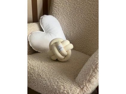 Srdíčko s rantlem bílá