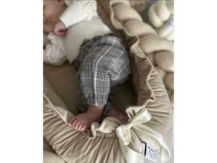 Hnízdečko pro miminko s volány – béžový velvet