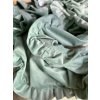 Deka s volány – pudrový mint velvet