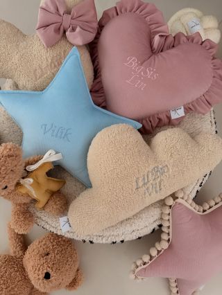 Milujeme Vaše objednávky – a ty, které jsou dárkem pro Vaše blízké, nás baví dvojnásob 🥰! Tolik nádherných provedení,...