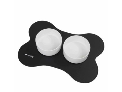 cerna-podlozka-pod-misky-pro-psy