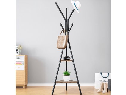 vesiak kov cierna plento interier