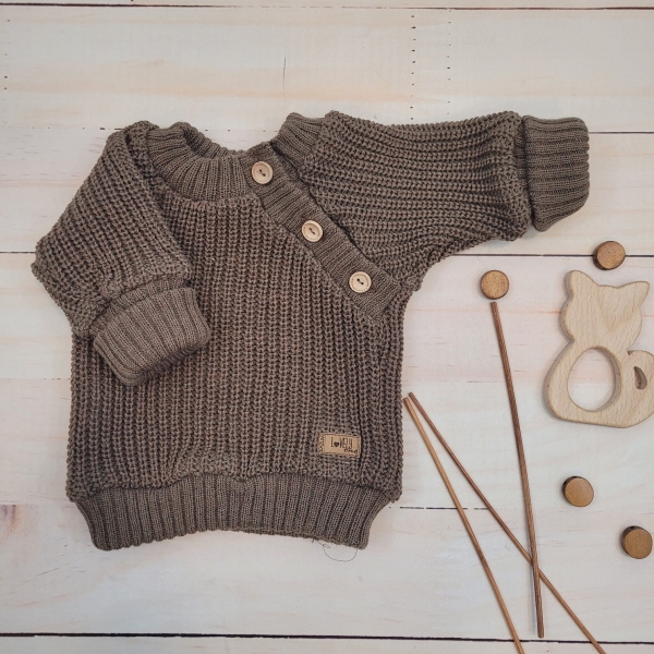 Pletený svetřík pro miminko s knoflíčky Lovely, prodloužené náplety, hnědý, 56/62 Velikost koj. oblečení: 68-74 (6-9m)