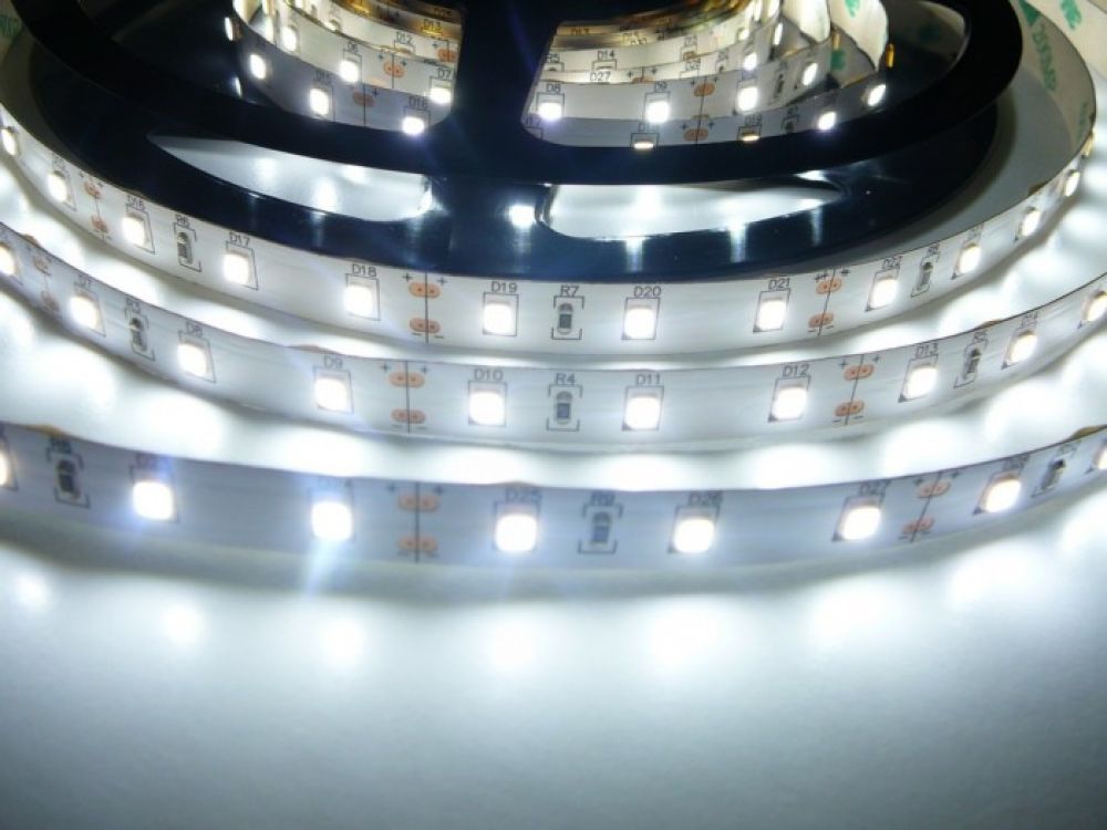 LED pásek ST 12W zalitý IP50 | MaxLumen.cz Barva světla: bílá