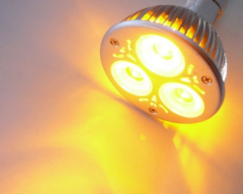 Barevná LED žárovka MR16 Varianta: Žlutá